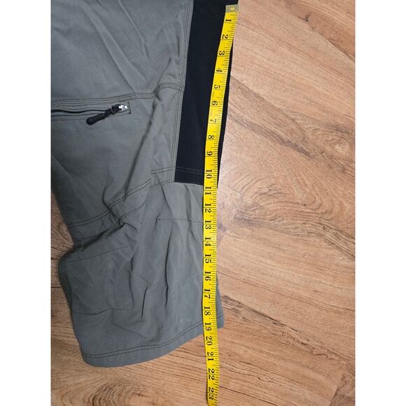 Endura Hummvee 3/4 Cycling Gray Black Outdoor Trail Shorts MTB Mountain Bike L - Picture 16 of 16